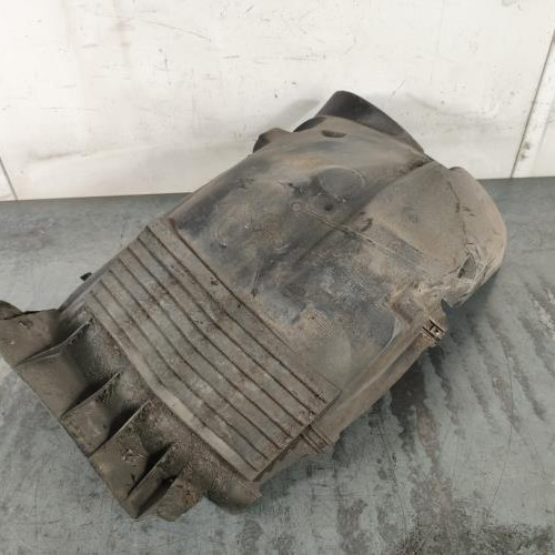 Pare boue avant gauche