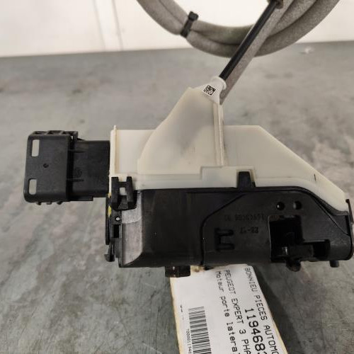119468322-989faec5-1805-4b4d-8cae-abb89a816f4d-Piece-Moteur-porte-laterale-droite-9840159380-PEUGEOT-EXPERT-3-PHASE-1-b516cf1d32ca8fced96c23a787af346b343f684c00ebc3e28c433751d421b8d8_m.jpg