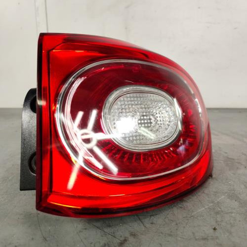 Feu arriere principal droit (feux)