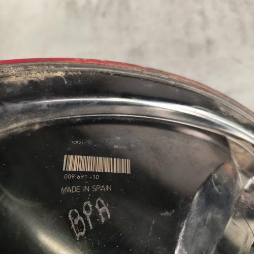 119470832-b347bee6-2bc0-4116-a1ff-bc810a949bb4-Piece-Feu-arriere-principal-droit-feux-5N0945112D-VOLKSWAGEN-TIGUAN-1-PHASE-1-6a819f5db002571d01292456f11e5653c2a625d8fb56f4c28eaa97bf84d6953e_m.jpg