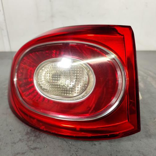 Feu arriere principal gauche (feux)