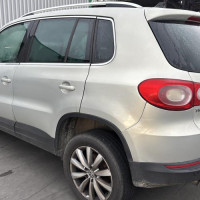 Vehicule-VOLKSWAGEN-TIGUAN%25201%2520PHASE%25201-2010-e496a46c3ae70b0332281b6bb5336e7db7698c2fb38d583352569a59e21b4356_m.jpg