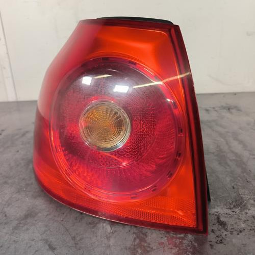 Feu arriere principal gauche (feux)