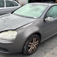 Vehicule-VOLKSWAGEN-GOLF%25205-2007-3c086460bfe3d8cd40e45124c3cd383786581e3f057021f1c84c97369b5d82a9_m.jpg