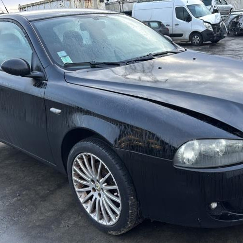 Vehicule-ALFA%2520ROMEO-147%2520PHASE%25202-2007-42a716d0ad13b5084ce54629a9742ee32de116392bbf21df3109a3998c96b8f5_m.jpg