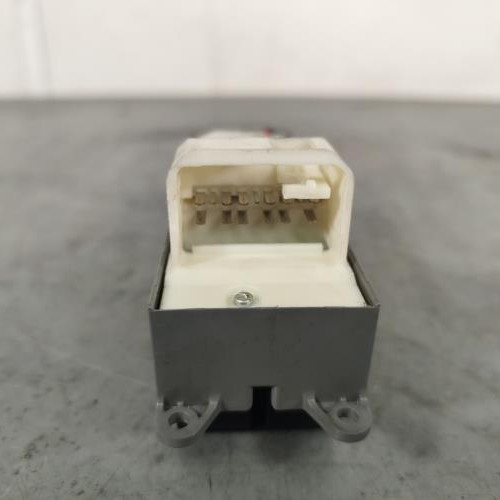 119535409-e6acae09-9558-4fe4-a82d-85389e4c7990-Piece-Interrupteur-de-leve-vitre-avant-gauche-8482002210-TOYOTA-AURIS-1-PHASE-1-15a4fce52ac887df53c44aaab8cb011a82c6222e4f6b9ea04414d9fec1afd7aa_m.jpg