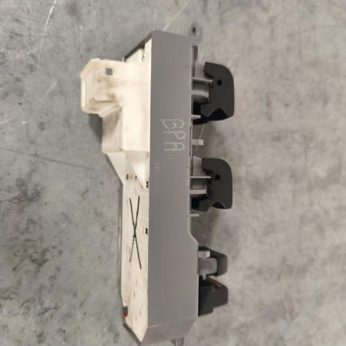 119535409-019444cb-6ab8-41b7-9c4f-f3acc26c730c-Piece-Interrupteur-de-leve-vitre-avant-gauche-8482002210-TOYOTA-AURIS-1-PHASE-1-91d32f29ec219960e082332b57a15482a1539b413bd7debffaeeda5db6774327_m.jpg