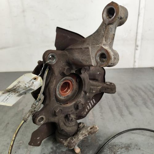 119536131-1a46c973-42ca-4c02-b147-d438c19c3552-Piece-Fusee-avant-droit-4321102171-TOYOTA-AURIS-1-PHASE-1-b0b7d953b45893d71c7937d34a5103be08a766c0723e46a94b5471e9dea9026c_m.jpg