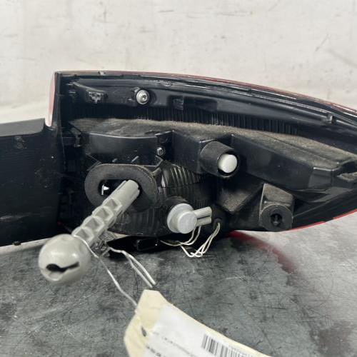 119592051-5eb7d367-bbda-4270-b232-4196950180d5-Piece-Feu-arriere-principal-gauche-feux-265551550R-RENAULT-CLIO-5-PHASE-1-af8caf89f893440f3a0c36f020b8a82f744bb8c118ec415b019a540d802c966a_m.jpg