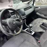 Vehicule-RENAULT-CLIO%25205%2520PHASE%25201-2020-a4bd0e0b0702fa419e195eb2cbb7f4f0c8b732d6cbef20b3fe7ce0f76f351313_m.jpg