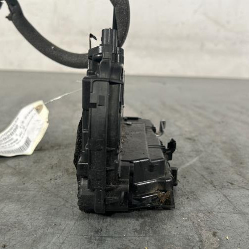 119592890-aa299b74-7221-41e0-8ef3-f3fa177f9f29-Piece-Fermeture-centralisee-avant-droit-805029595R-RENAULT-CLIO-5-PHASE-1-307be56caa803db66bdbd3da9e319eac1c6fee203a098f4d5a813bef9fa43374_m.jpg