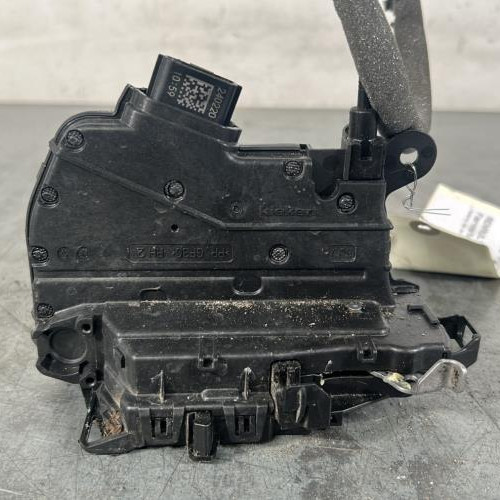 119592890-94a40aa1-2212-4ded-b2bb-3076f8fa9401-Piece-Fermeture-centralisee-avant-droit-805029595R-RENAULT-CLIO-5-PHASE-1-0016e79ecf7ee83148ab3668fbe72b457b26d7621045da185d6fef3e29ea70c5_m.jpg