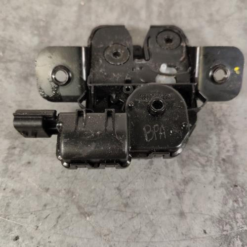119592892-f664bf63-bc7b-4c67-9487-29906a5c0a94-Piece-Fermeture-centralisee-coffre-846304010R-RENAULT-CLIO-5-PHASE-1-f8b9b9276cac6c41a93c17cf522da8f831269b4ab62ed44803c6eaa360ba5247_m.jpg