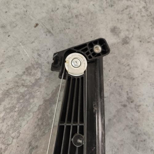 119592896-cf406aa7-c2a3-4628-af6c-2ad47504da38-Piece-Leve-vitre-electrique-avant-gauche-807216723R-RENAULT-CLIO-5-PHASE-1-6cd3ba779f6c237f1ae14efcf48c59029518fa7565279151a4fdef3cd9f6b591_m.jpg