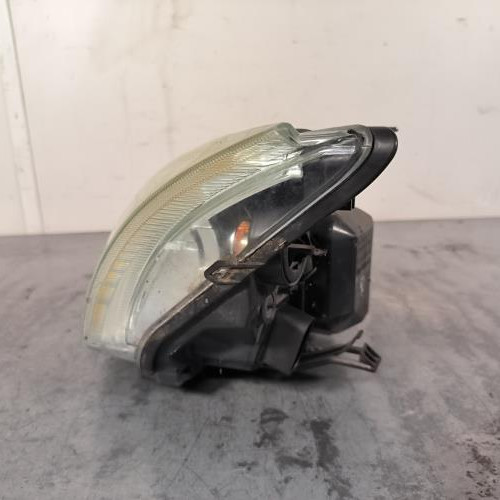 119604460-3421e50e-6380-46d8-a65f-13f980b7976f-Piece-Optique-avant-principal-gauche-feuxphare-1480994-FORD-FOCUS-2-PHASE-1-586f70cd5040b3cf4fb0b01b129a89e1d98dae6c429a669886d035ef0cec63a5_m.jpg