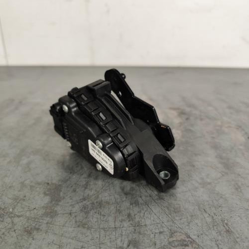 119667720-46e70839-74a6-4ecf-918c-2956e5df9d5d-Piece-Potentiometre-de-pedale-de-gaz-daccelerateur-8200699691-RENAULT-CLIO-2-PHASE-2-58e2a4325222af621d500945dead2dff5f687a6f6d0bc92946768a4cf9441e4c_m.jpg
