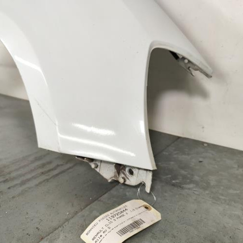 119725044-e4228339-d243-4c6c-b690-eb45be23eba6-Piece-Aile-avant-droit-631003362R-RENAULT-CLIO-3-PHASE-2-08a96fed40d1bdec718aed52ddc96ddbc46ea0064b5e6242870a0ae790538861_m.jpg