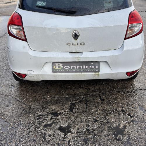 Vehicule-RENAULT-CLIO%25203%2520PHASE%25202-2010-91e6f9478ed9f6335bab29cea8b2f0d202c42ae45b8a819dbf2eedfb0b8e9464_m.jpg