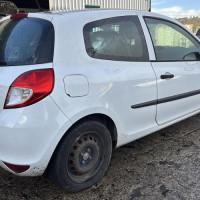 Vehicule-RENAULT-CLIO%25203%2520PHASE%25202-2010-060a669dc67c656b1a98d6ef85f04f9da9fb0f01de72e0d214d525cb66d4f652_m.jpg