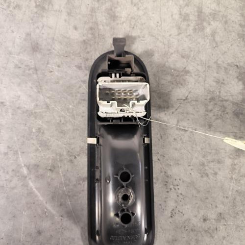 119725908-aaf00d6e-c907-4209-b32b-aa137c5c14e0-Piece-Interrupteur-de-leve-vitre-avant-gauche-8200214939-RENAULT-CLIO-3-PHASE-2-d74ae90eb38bfbc3136f8b03108a4b687ba8ed6a22c8e0c7043864093be2b3ff_m.jpg