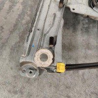 119725910-fae53158-a42d-4cf9-998d-9bf6249e6b55-Piece-Leve-vitre-electrique-avant-droit-8200826165-RENAULT-CLIO-3-PHASE-2-86fe20717499c5f24a42d346a433c5a184ac49460feb10d9bd0f8a75a6e34aea_m.jpg