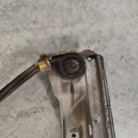 119725910-3f73ad73-9bd8-41a0-a4b0-4c8c6d545766-Piece-Leve-vitre-electrique-avant-droit-8200826165-RENAULT-CLIO-3-PHASE-2-69dc9f736b3c41ca92bb5f8da8c91ea7e31f6993bf5c575d508c0e1b30818778_m.jpg