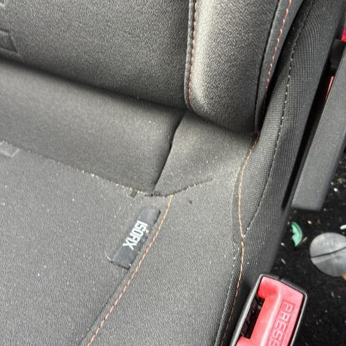 Attache ceinture arriere droit