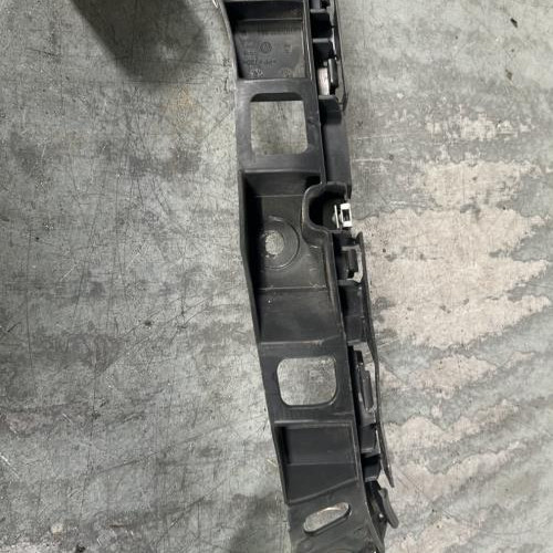 Support de pare chocs arriere