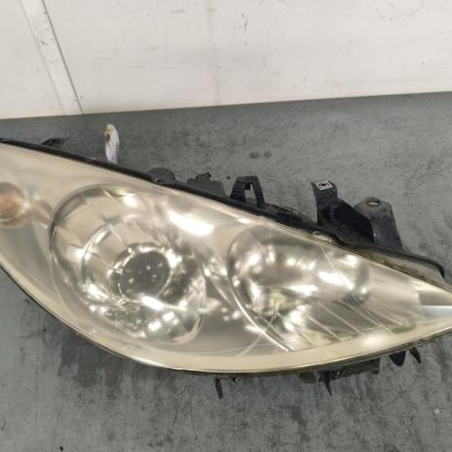 120279861-f7a190fc-50b4-4950-93c2-ac9b3e70fbbe-Piece-Optique-avant-principal-droit-feuxphare-620686-PEUGEOT-307-PHASE-2-BREAK-61824d60142bb43620fc955604619995fb9ef66e1a358a93fb6e16b6e68965a3_m.jpg