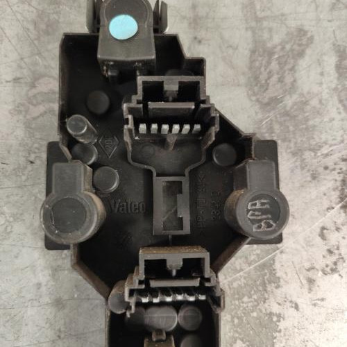 120428013-86e2c324-e23f-43c3-a32f-5646a342ce14-Piece-Platine-feu-arriere-droit-RENAULT-SCENIC-1-PHASE-2-ee8980112f3ec7635c9a7cb08d1d63545daba49609b64fd4586de6e6baaed207_m.jpg