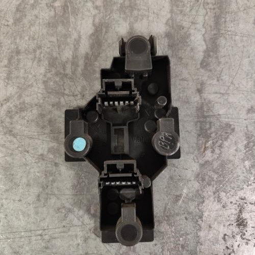 120428014-374c19da-5d71-446e-b9bf-d62f7acbf199-Piece-Platine-feu-arriere-gauche-RENAULT-SCENIC-1-PHASE-2-60afbc9c484abc6a320e967aa7f420c1857d4f84d234380653645334ef6b7232_m.jpg