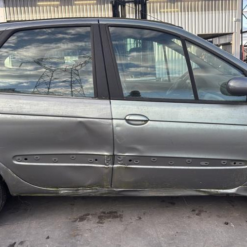 Vehicule-RENAULT-SCENIC%25201%2520PHASE%25202-2002-8f111ae471c795948639e2e53707308c2fc53647c3c8d21d9dd6b6f5440c376a_m.jpg