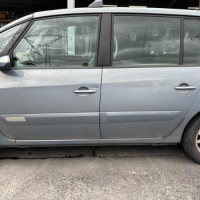 Vehicule-RENAULT-ESPACE-4-PHASE-1-2006-210d94a0057bfd65d65e9c2047ffac03e0846b17ba126c8299e6f5683969e66d_mtn.jpg