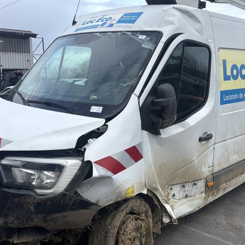 Vehicule-RENAULT-MASTER%25203%2520PHASE%25203-2020-e0c308d73178ddd3ede1fc669b7396cb4597d04234e9558b55e443567b0830ab_m.jpg