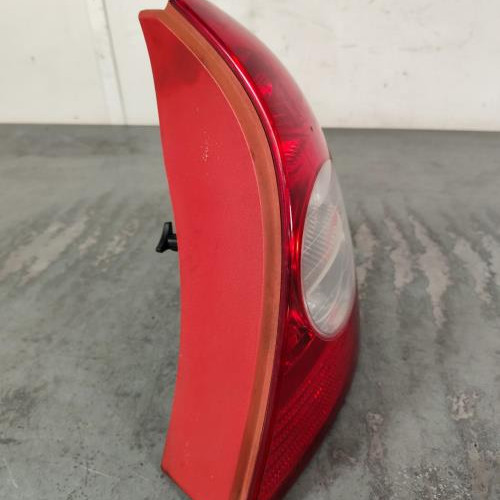 120759523-132cd5b2-5b43-4356-aff8-632399f67c5b-Piece-Feu-arriere-principal-droit-feux-8200917487-RENAULT-CLIO-2-PHASE-2-d08311131b69e5612769aaf7db2ff96d64082777f7d80f11f1f3cc7d6a735cf7_m.jpg