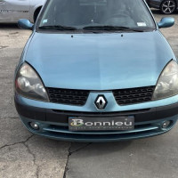 Vehicule-RENAULT-CLIO%25202%2520PHASE%25202-2003-e7931cadf9b44d3b1f712e8fecf3d27bbd2a4c7fdd4b54a6b472a502f665c643_m.jpg