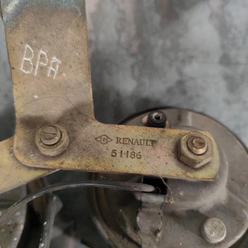 120760311-58271cc5-03ea-41d5-b449-524db22d3cb8-Klaxon-8200075995-RENAULT-CLIO-2-PHASE-2-99778a666416e656056718613a5eb2263a5b1828dac46426b2c1e7b8ec73587c_m.jpg