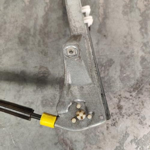 120760335-72c5257e-6e90-4db1-bd42-d8bead3ec131-Piece-Leve-vitre-electrique-avant-droit-7701207254-RENAULT-CLIO-2-PHASE-2-f4d97aacb4aeb64df838b44b4dfb73d35e326a7ddd48488089490c181e948593_m.jpg