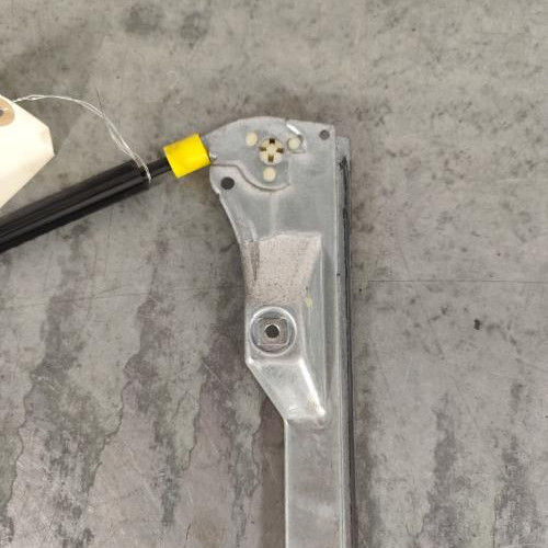 120760335-08daea05-4417-47d0-8ee7-e99897e2bd02-Piece-Leve-vitre-electrique-avant-droit-7701207254-RENAULT-CLIO-2-PHASE-2-99e7289d102cc88224316c6fe11917f1a72bee7175ad147d6c745367fa1918a1_m.jpg