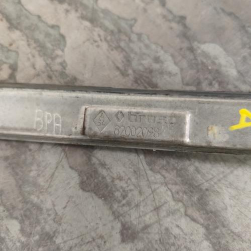 120760335-80f240d7-d67a-402f-a51f-bb3e3536d067-Piece-Leve-vitre-electrique-avant-droit-7701207254-RENAULT-CLIO-2-PHASE-2-1c73d07ae58c95f6faba6c97b9abed15dbe1b9ebc28845e2ea84906026df5635_m.jpg