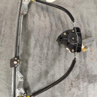 120760335-32c3cb72-5abd-4cfe-af6a-ee8883ce353e-Piece-Leve-vitre-electrique-avant-droit-7701207254-RENAULT-CLIO-2-PHASE-2-fecbea9f49310e6165283f6b6b41f51ebf7e9147fd800eec51dc759b9c98191d_m.jpg