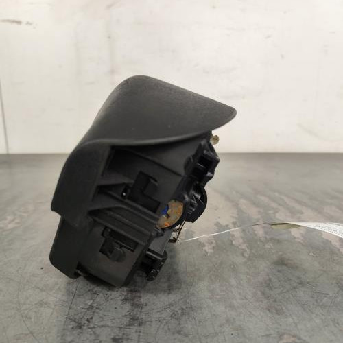 120767508-3f5b9901-3cad-4631-9841-549303a98748-Piece-Air-bag-conducteur-8200414936-RENAULT-MEGANE-2-PHASE-2-3975c2d3f54a6234b5c516b0267686f70debfd7b9b84119145586cb1b67a91de_m.jpg