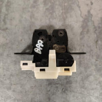 120767529-e28b3849-1030-4dd0-99cc-04eef7f23bbb-Piece-Fermeture-centralisee-coffre-8200947699-RENAULT-MEGANE-2-PHASE-2-55ef19d4d5e2e9c948e6e35bb01b2b3d829e12edfc8b2017f0b06e075c507633_m.jpg