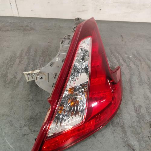 Feu arriere principal droit (feux)