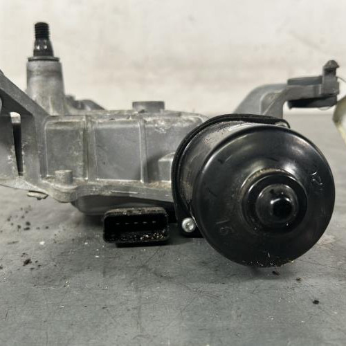Moteur essuie glace avant droit