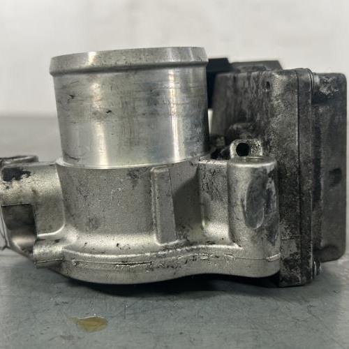 120826689-1cbe346b-f330-4cb9-8863-8395f0819db8-Piece-Boitier-papillon-8200471660-RENAULT-MEGANE-2-PHASE-2-faa43bdeb239bae48f5295cc99d5d34f1928107580aecf4a9089969eb833eced_m.jpg
