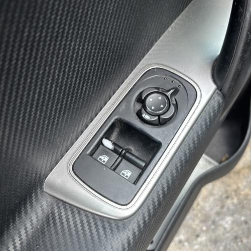 Vehicule-ALFA%2520ROMEO-MITO%2520PHASE%25201-2010-254c2c28dc0ae0e4a8260ae29b9577b2fc3cf70c2457d7e886dcf351d091ce34_m.jpg