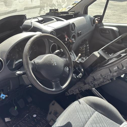 Vehicule-PEUGEOT-PARTNER%25202%2520PHASE%25201-2011-13a66f2e299d9c6d6a0af1c36c50bfd2d28466b59a61de1b6662dacc79c1c18e_m.jpg