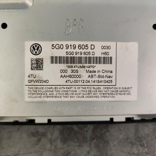 121575442-d48308f9-8ba6-4ac1-bb28-f7430a3c545e-Piece-Ecran-GPS-5G0919605D-VOLKSWAGEN-GOLF-SPORTSVAN-PHASE-1-c99896c706dfe3756cfea7017256a74986c0d6b306d4c01a93989b0308d40f7f_m.jpg