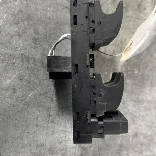 121575449-513d2409-4631-484e-9dd5-10382e93caf4-Piece-Interrupteur-de-leve-vitre-avant-gauche-5G0959857DWHS-VOLKSWAGEN-GOLF-SPORTSVAN-PHASE-1-98dff021ad0ac082256d29a7ff9997b7c8cb57fad9041fdf0ff8f6e2d90cd014_m.jpg